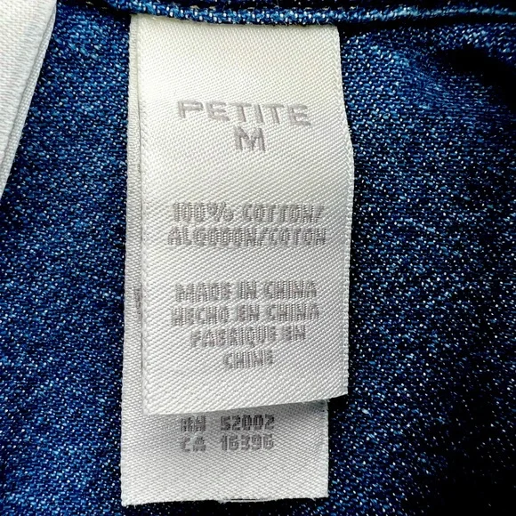 Liz Claiborne Lizwear Women's light Blue Button Front Denim Jean Jacket Petite M - Picture 9 of 10